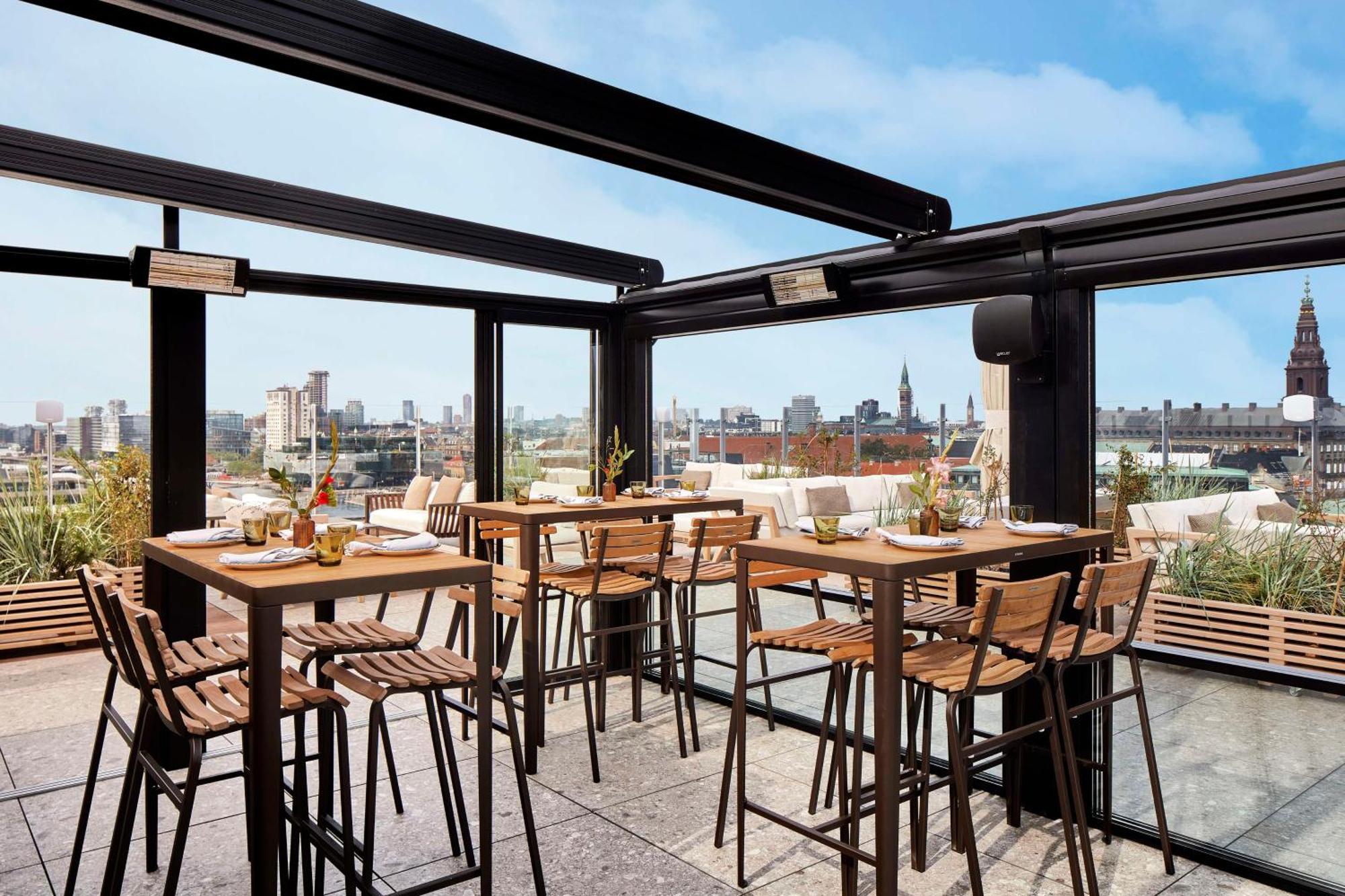 Nh Collection Copenhagen Hotel Kültér fotó The rooftop bar at the Standard East Village